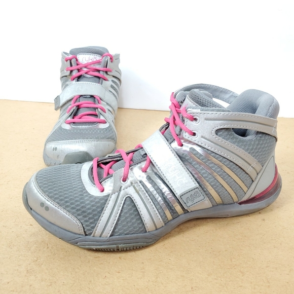 ryka tenacity size 7